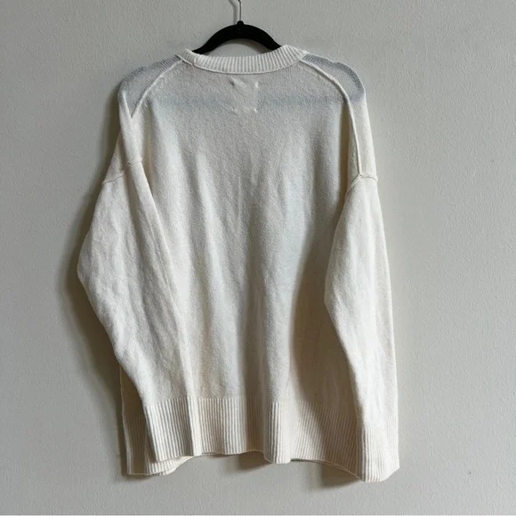 Aerie White Fuzzy Sweater Size small - Picture 2 of 2